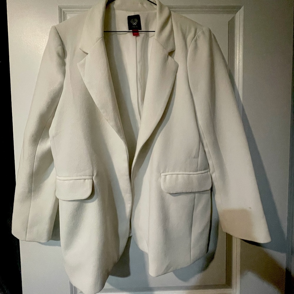 Cream Vince Camuto Blazer